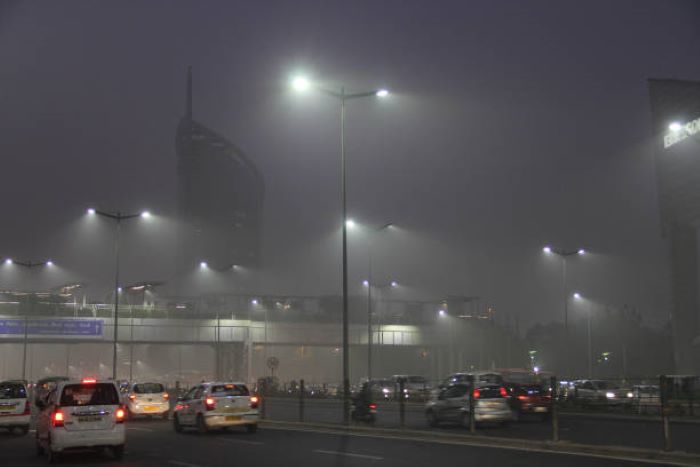 kabut asap menyelimuti Kawasan kota Delhi sejak festival Diwali, pada November silam (getty images )