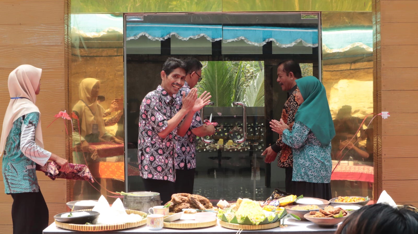 Prosesi peresmian Rumah Kopi di kawasan wisata Gua Seplawan, Desa Donorejo, Kecamatan Kaligesing, Kabupaten Purworejo pada Kamis (28/12). ISTIMEWA