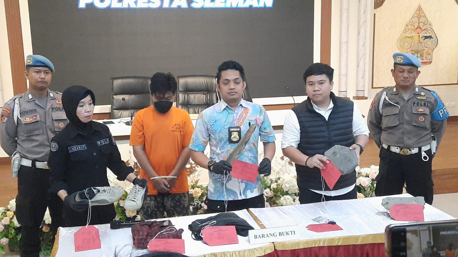 UNGKAP: Suasana saat jumpa pers di Mapolresta Sleman, Jumat (29/12/2023). (Agung Dwi Prakoso/Radar Jogja)