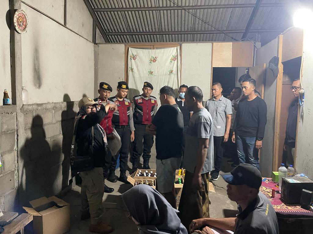 KONFIRMASI: Petugas Satpol PP Bantul saat melakukan razia (Dok. Satpol PP Bantul)
