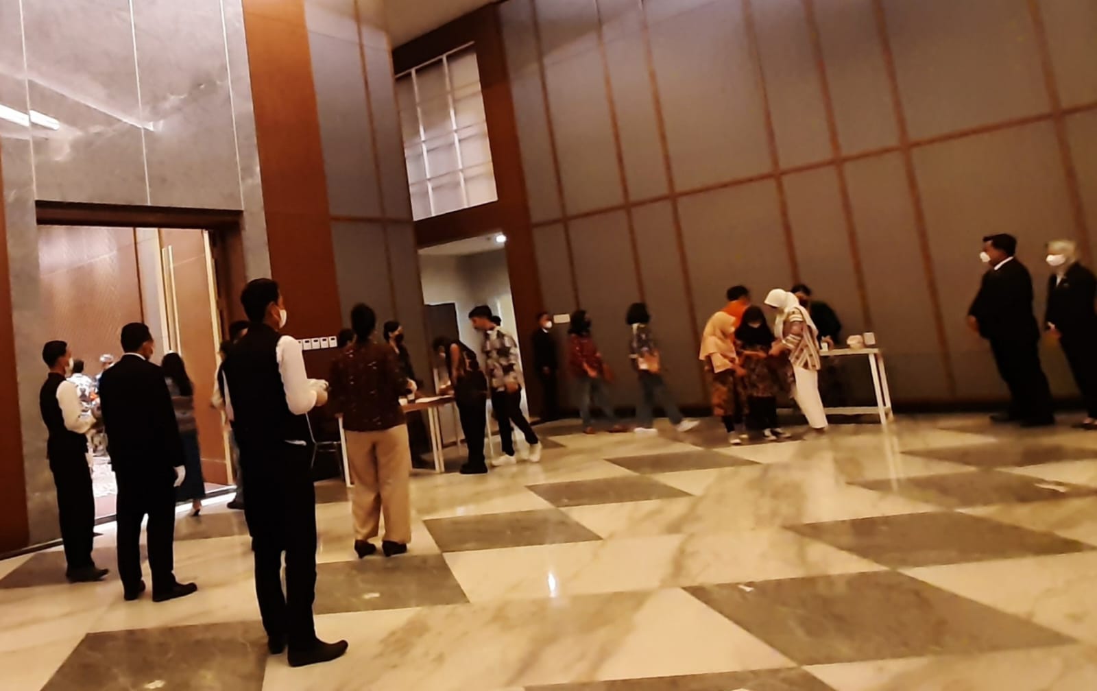 TREN POSITIF: Pengunjung memanfaatkan ballroom atau ruang serbaguna yang dimiliki Hotel Santika Jl Wonosari-Jogja. (Dokumen RadarJogja)