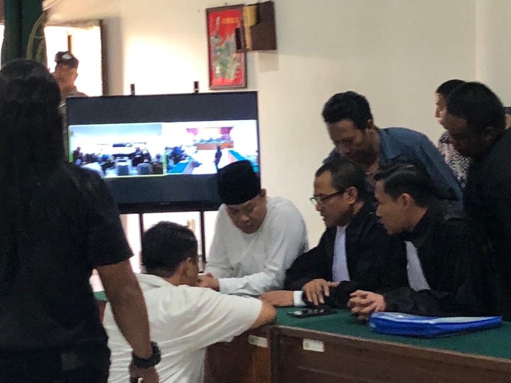 SAAT SIDANG: Agus Santoso saat usai jalani sidang vonis di PN Jogja, Kamis (28/12/2023) lalu. (Khairul Ma