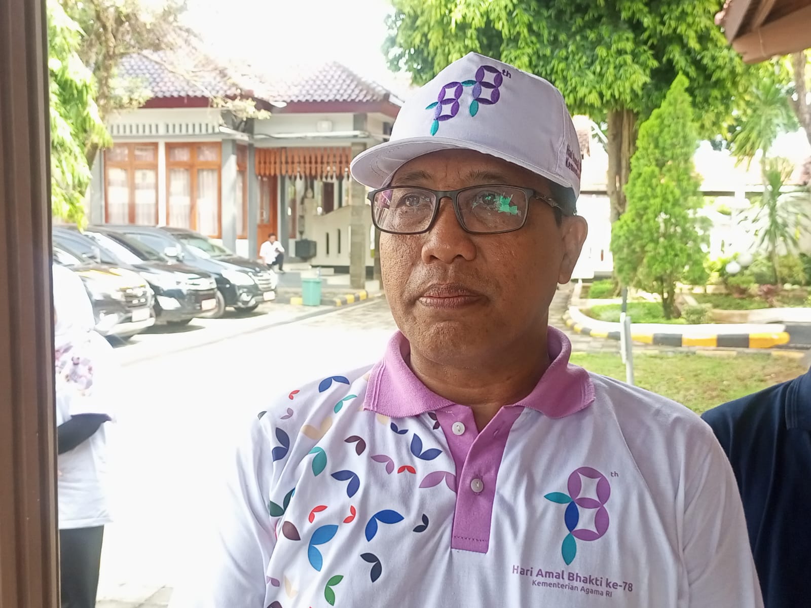 PUNCAK HAB: Kepala Kantor Kementerian Agama (Kemenag) Kebumen Sukarno memimpin apel Hari Amal Bhakti (HAB) di halaman Pendopo Kabumian, Rabu (3/1). (M. Hafied/Radar Kebumen)