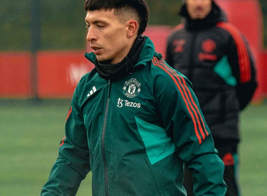 Lisandro Martinez dikabarkan akan segera dapat bermain sebelum tahun baru(Dok Manchester United)