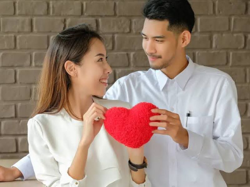 Ilustrasi seseorang menyukaimu. (Google/@fimela.com)