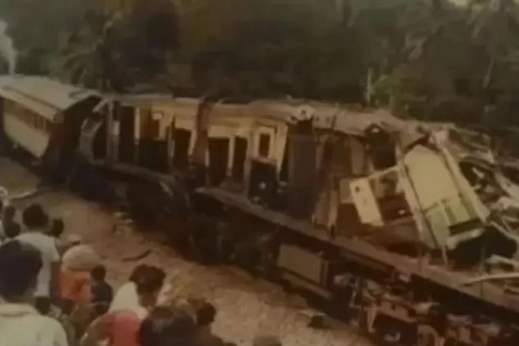 Kecelakaan Turangga dan Bandung Raya mengingatkan Tragedi Bintaro pada tahun 1987 (Twitter.com/@dongpengs)