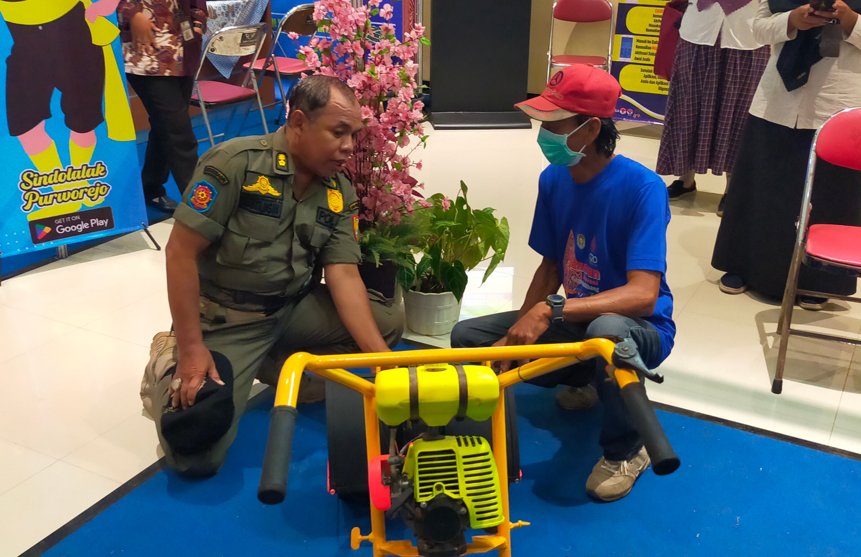 Foto alat pematun padi rakitan Purmoko saat diikutkan pameran beberapa waktu lalu.