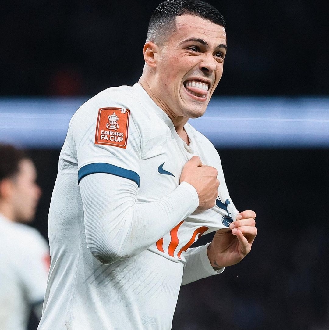MENANG: Selebrasi Pedro Porro usai jebol gawang Burnley. (ig spursofficial)