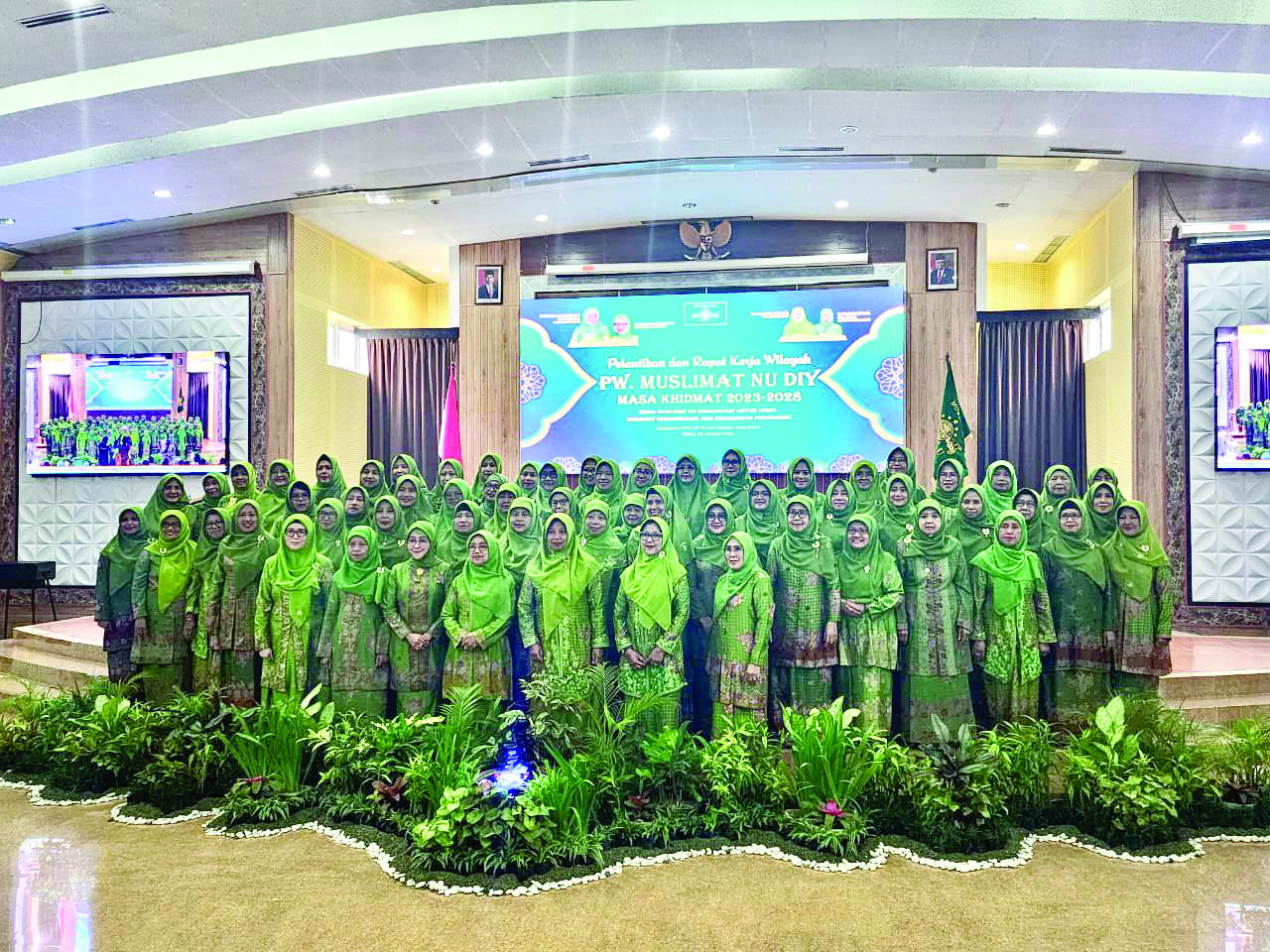 Pimpinan Wilayah Muslimat NU DIJ menyelenggarakan pelantikan pengurus baru, masa khidmat  2023-2028 dan Rapat Kerja Wilayah di Gedung Convention Hall UIN Sunan Kalijaga Jogjakarta, Sabtu (06/01/2024).