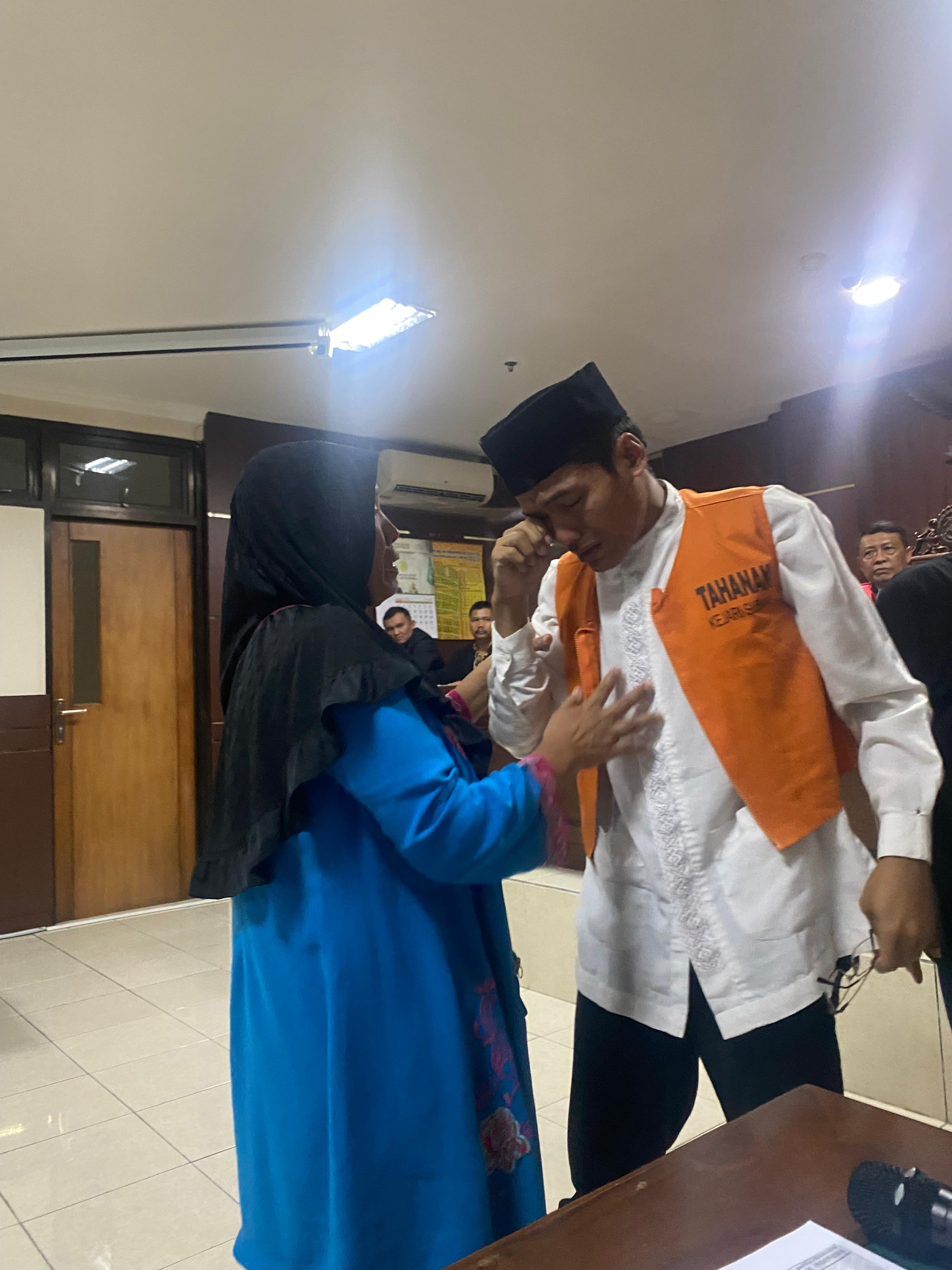 KETEMU: Suasana usai sidang lanjutan Waliyin dan Ridduan di PN Sleman, Kamis (4/1/2024). (Dok Adi Susanto)