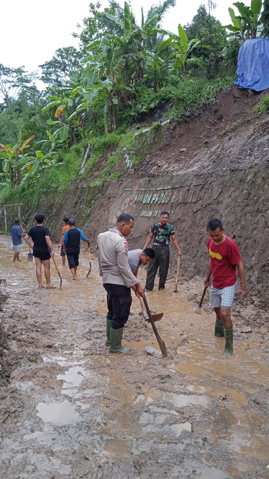 BISA LEWAT: Kondisi terkini usai dilakukan evakuasi di tanah longsor Clumprit, Samigaluh, Kulon Progo. BPBD Kulon Progo)