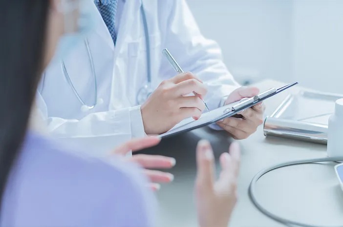 Istilah diagnosis dan prognosis sering digunakan dalam Kesehatan (halodoc.com )