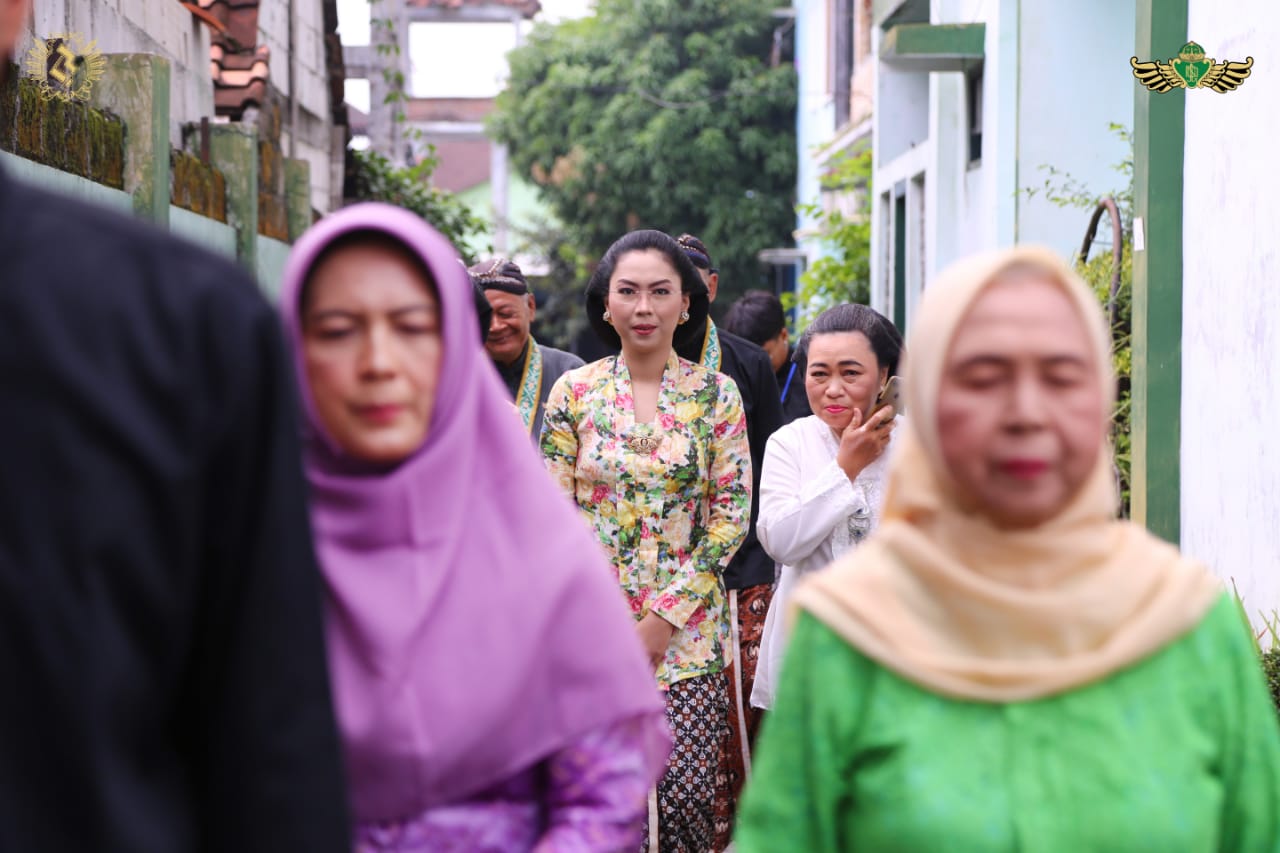 LANCAR: Persiapan dhaup ageng putra bungsu KGPAA PA X yaitu BPH Kusumo Kuntonugroho dengan Laily Annisa Kusumastuti. (Dok Istimewa Media Center)