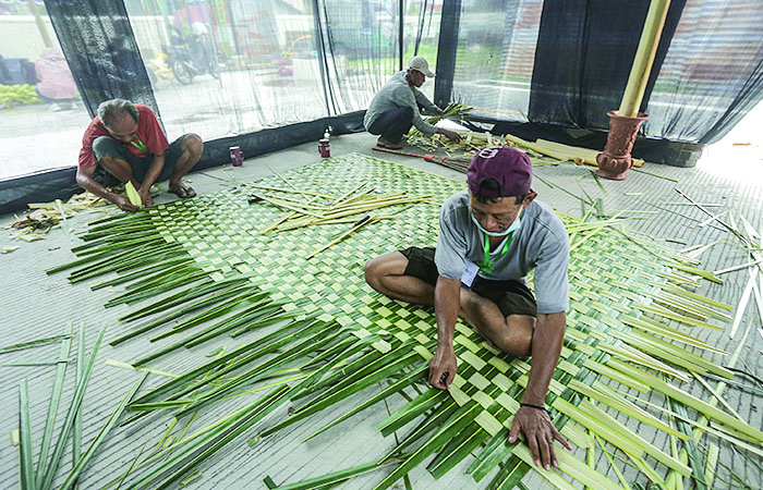 Proses gladi resik akad nikah BPH Kusumo Kuntonugroho jelang Dhaup Ageng Pakualaman 2024 di Kompleks Pura Pakualaman, Senin (8/1).