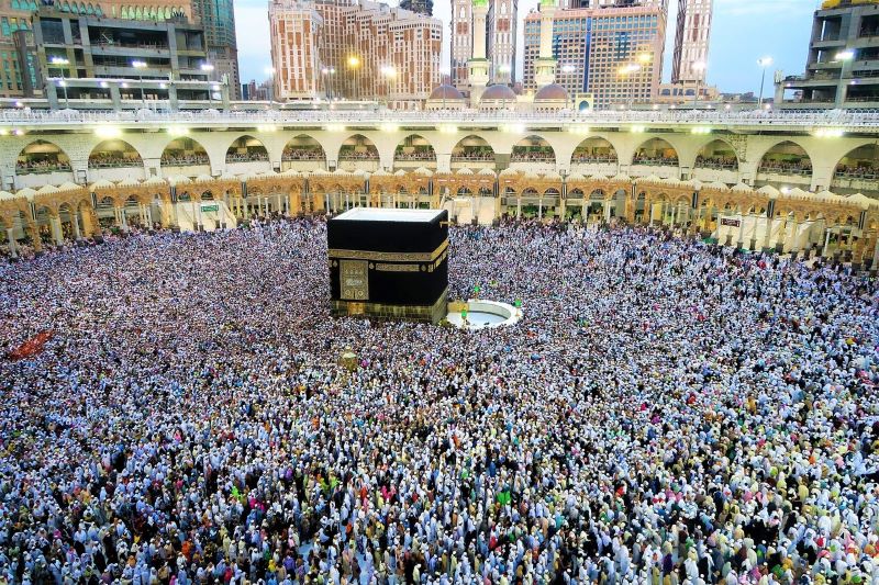 Suasana tawaf jamaah haji mengelilingi Ka