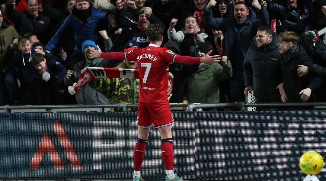 selebrasi Hayden Hackney usai cetak gol ke gawang Chelsea pada babak semifinal Carabao Cup di Riverside Stadium (ig theboroofficial)