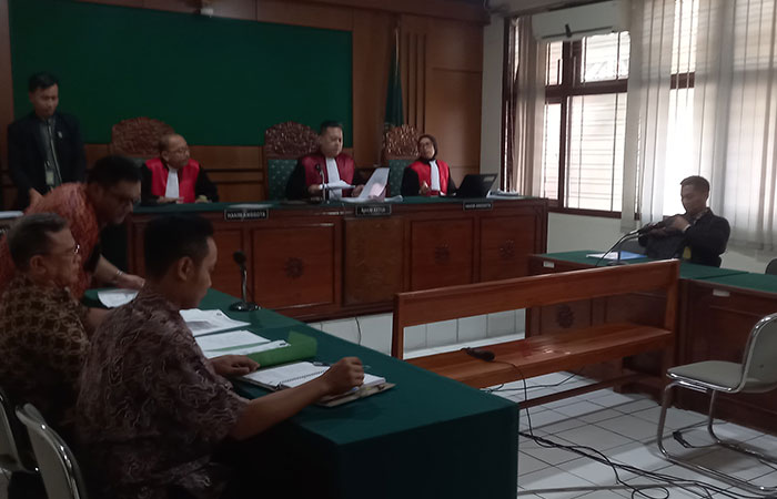 DITUNDA: Suasana sidang perdana gugatan perdata soal sebutan non pribumi di PN Jogja, (11/1).Khairul Ma