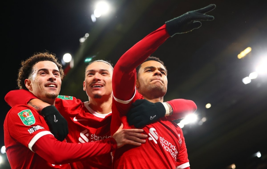 BANGKIT: selebrasi para penggawa Liverpool usai Cody Gakpo jebol gawang Fulham (liverpoolfc)