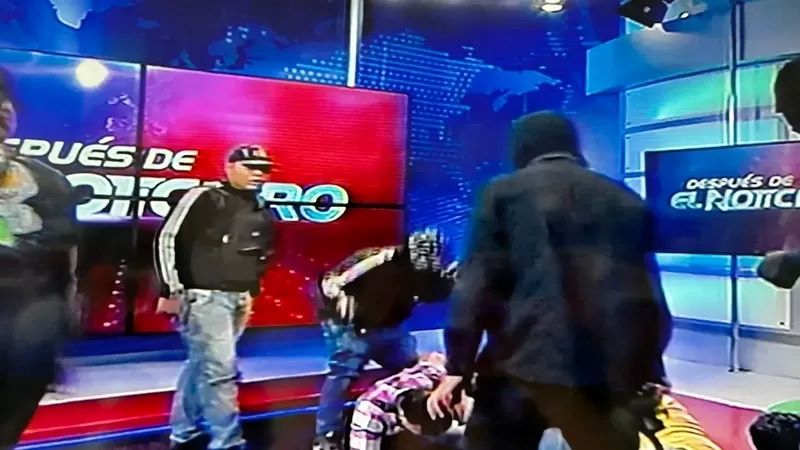 TC Television, salah satu televisi di Ekuador menjadi sasaran para kelompok bersenjata yang terorganisir.