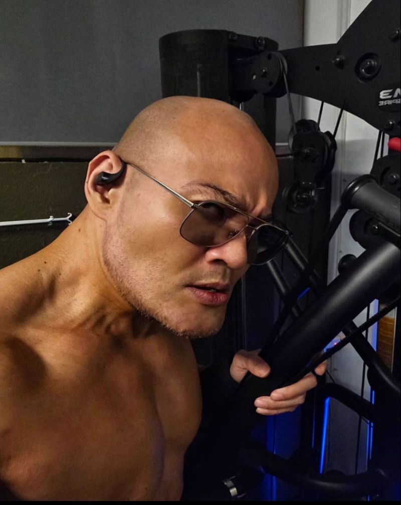 Sosok aktris Deddy Corbuzier dengan dagu lebih runcing. Ternyata ini rahasianya..