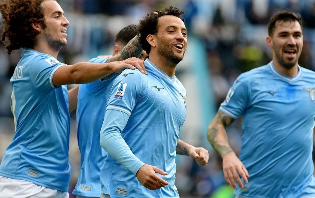 Selebrasi para pemain Lazio usai Felipe Anderson jebol gawang Lecce (ig official_sslazio)