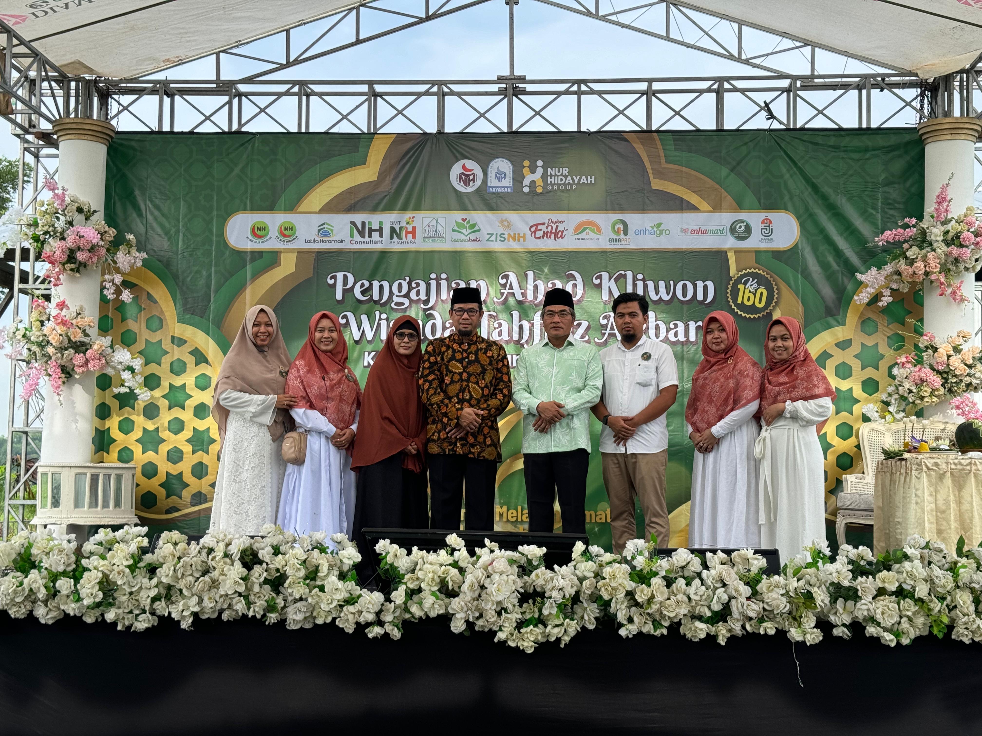 Bupati Bantul Abdul Halim Muslih saat menghadiri pelaksanaan puncak acara Harlah Nur Hidayah Group di RS Nur Hidayah, Bantul, Minggu (14/1).