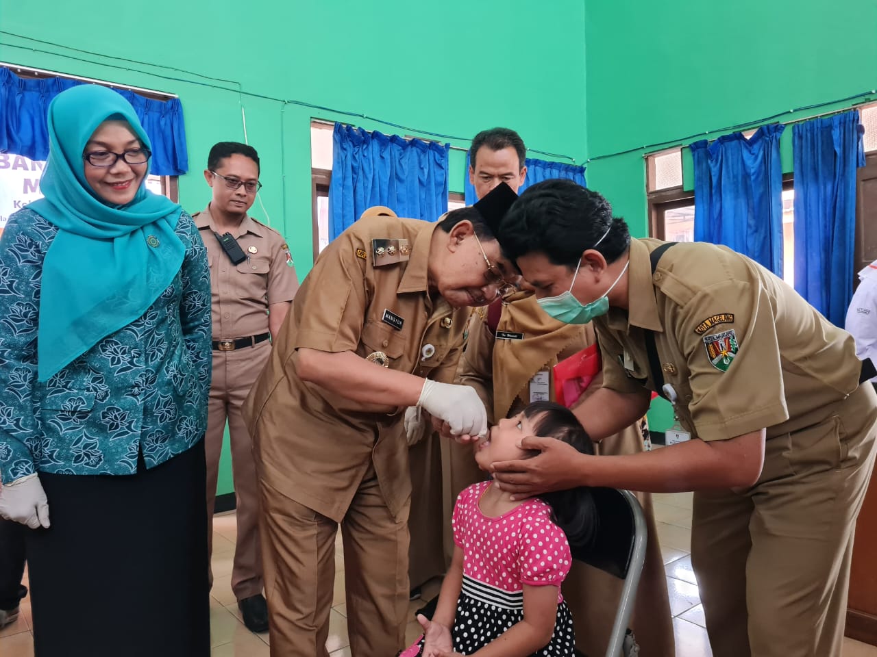 DAPAT VAKSIN: Dinkes Kota Magelang mulai menggelar Sub-PIN polio. Anak-anak usia 0 sampai 7 tahun wajib mendapatkan vaksinasi tersebut.