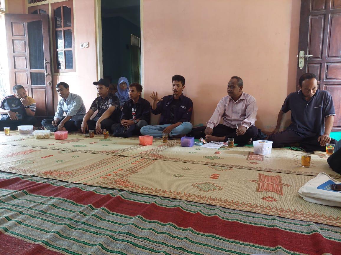 BELUM KLIR: Warga akhirnya melakukan rapat mendadak menanggapi pengunduran jadwal.
