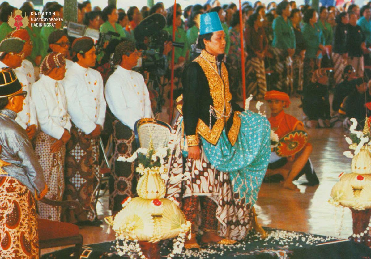 ISTIMEWA: Naik takhta Sri Sultan  Hamengku Buwono X.