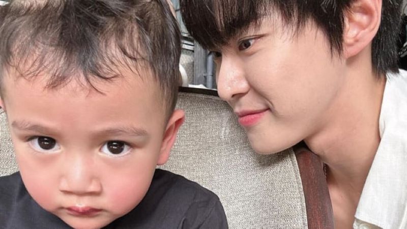 Momen Doyoung NCT foto bareng Rayyanza Malik Ahmad alias  Cipung.