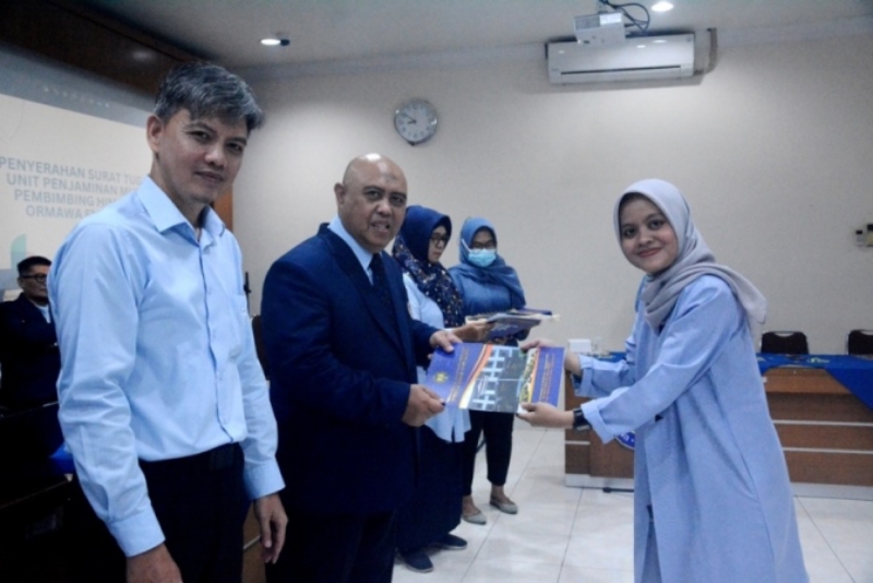 TUNTAS: Dosen UNY yang menjalankan tugas tambahan dalam konteks organisatoris dan manajemen fakultas.
