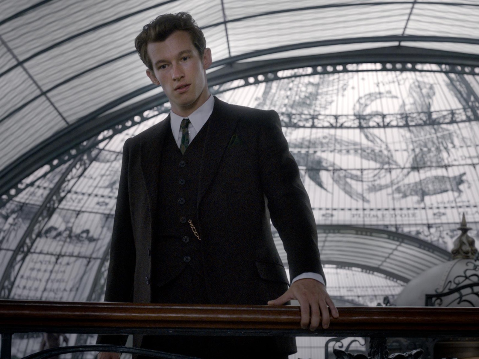 Callum Turner di film Fantastic Beast  ( m.imdb.com)