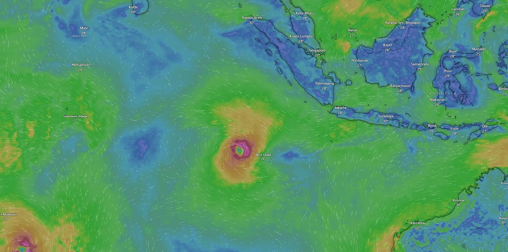 citra satelit siklon tropis anggrek