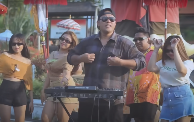DJ Mahesa Feat X Made dalam video klip terbarunya lagu berjudul