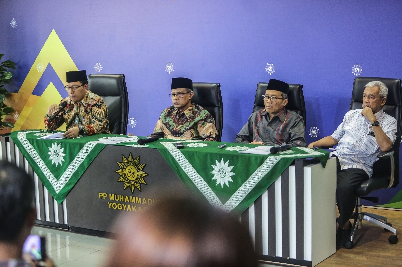 HAKIKI: Ketua Umum PP Muhammadiyah Prof Haedar Nashir bersama pimpinan Muhammadiyah di kantor PP Muhammadiyah Jogja Sabtu (20/1).