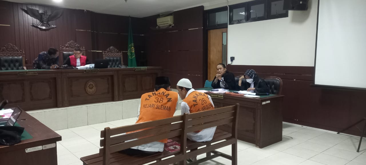 Waliyin dan Ridduan saat menjalani sidang pemeriksaan terdakwa pada Kamis (18/1/2024).