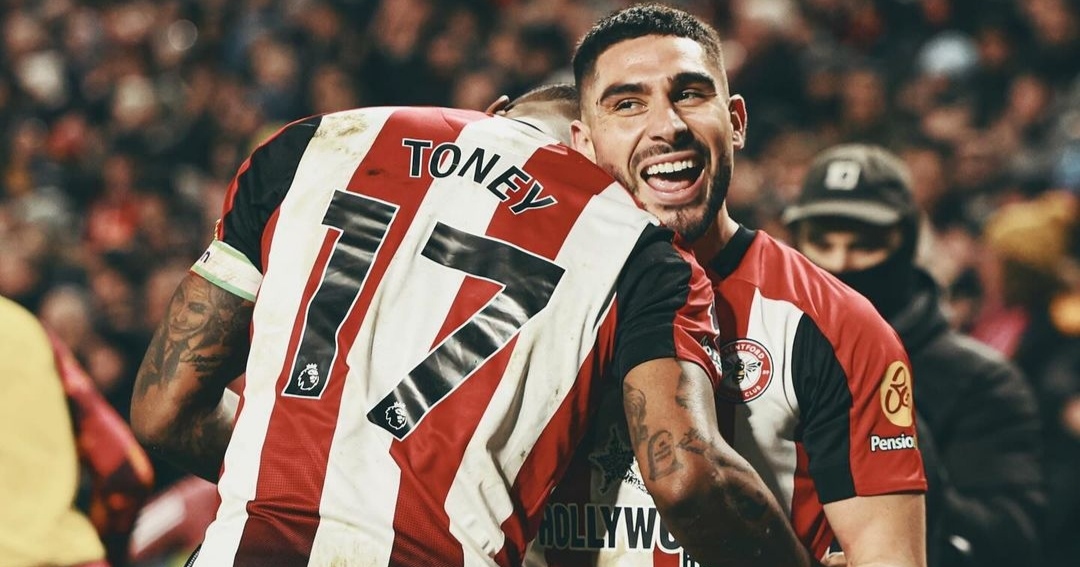 Selebrasi pemain Brentford usai jebol gawang   Nottingham Forest (ig brentford)
