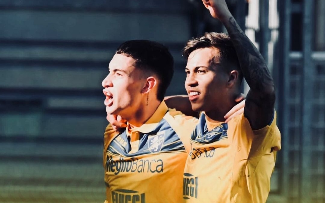 Selebrasi penggawa Frosinone usai kalahkan Cagliari 3-1 (ig frosinonecalcio)