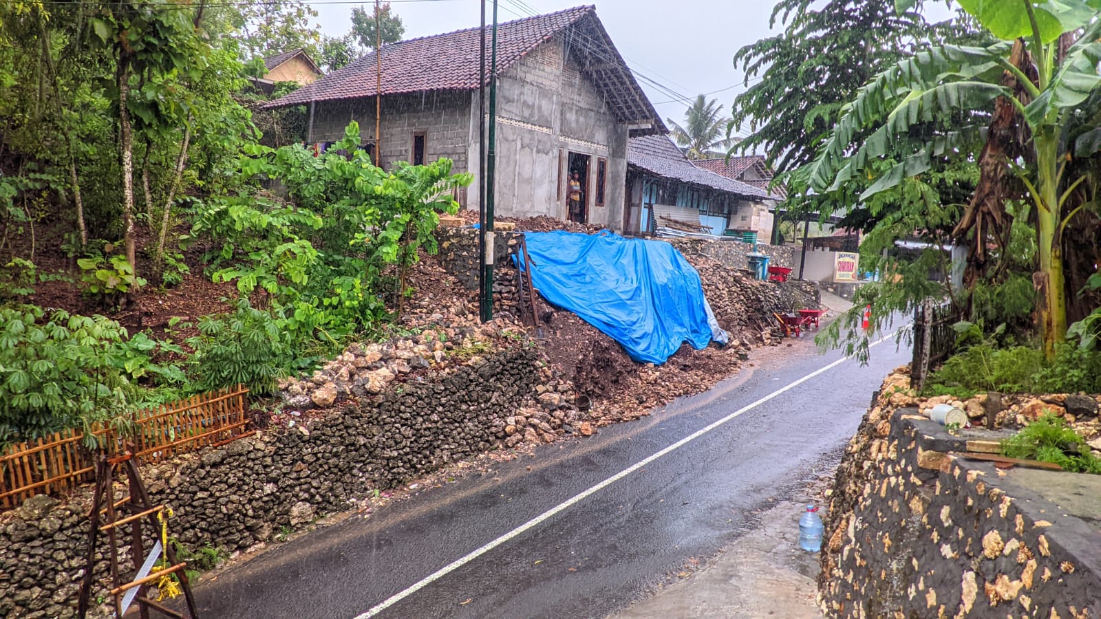 EVALUASI: Bencana tanah longsor di wilayah Tanjungsari, Gunungkidul saat cuaca ekstrem, Jumat (19/1).