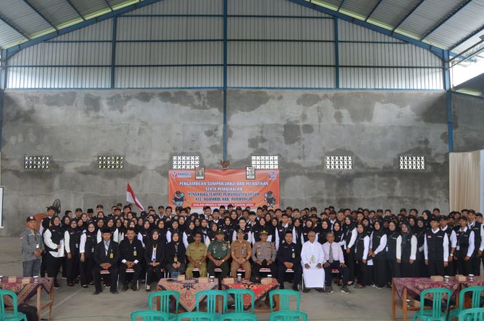 PTPS di Kecamatan Ngombol usai dilakukan pelantikan oleh Panwaslu Kecamatan Ngombol pada Senin (22/1).