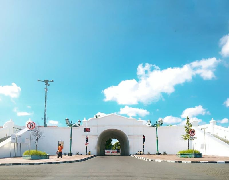 Plengkung Gading Yogjakarta. Menjadi pantangan untuk dilalui Sultan Keraton Jogja dan ini sudah menjadi tradisi turun temurun di Keraton Yogyakarta.