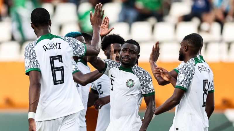Para pemain Nigeria rayakan gol bunuh diri yang dicetak Opa Sangante (espn)