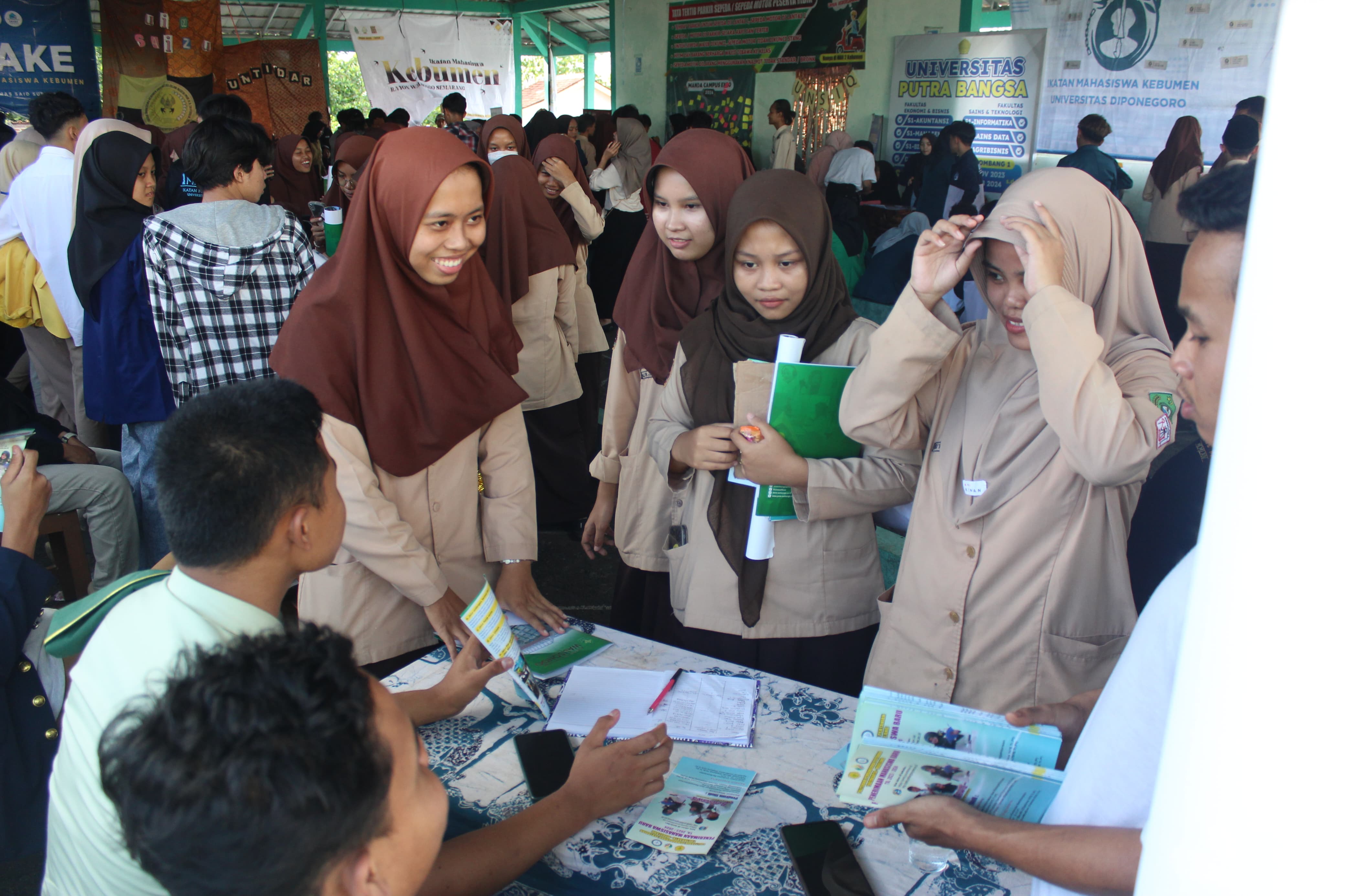 Pameran Pendidikan Perguruan Tinggi vokasi milik Kementrian Pertanian di Polbangtan YoMa. HUMAS BPPSDMP