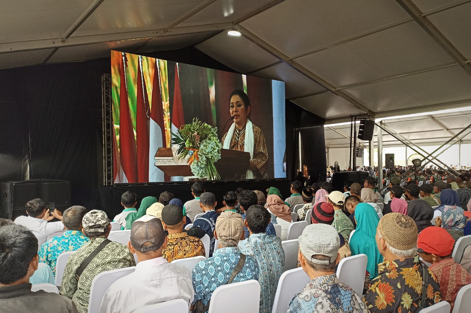 POTENSI: Titik Soeharto memberikan sambutan dalam kegiatan pembinaan petani dan penyuluhan pertanian di kompleks Stadion Sultan Agung Bantul, Rabu (24/1).