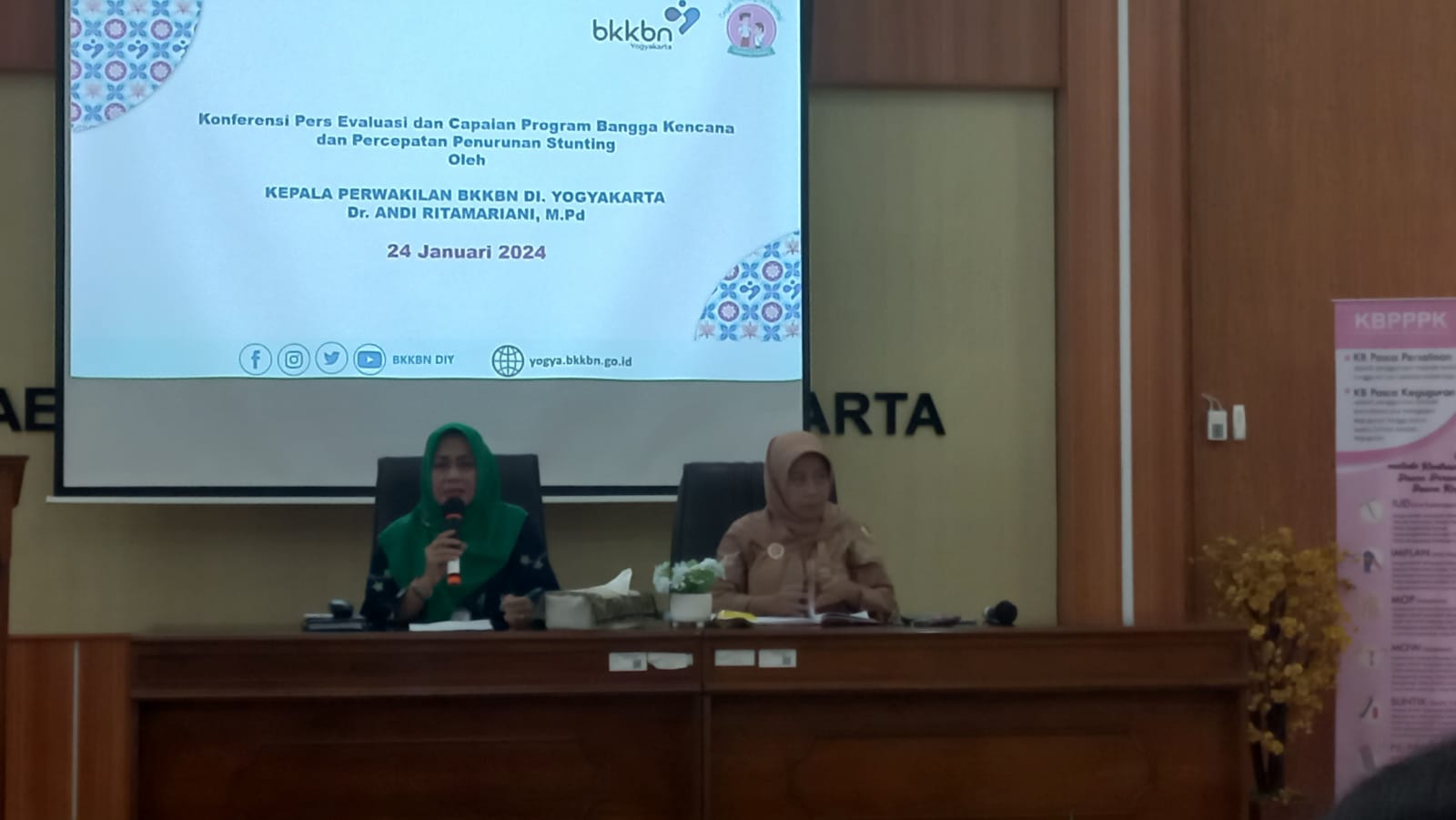 KONTRIBUSI: Kepala Perwakilan BKKBN DIY Andi Ritamariani saat Pemaparan di Kantor BKKBN DIY Rabu (23/1)
