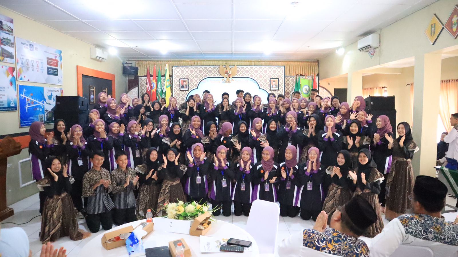 JADI SAHABAT - SMP Muhammadiyah Al Mujahidin Gunungkidul menjadi tuan rumah dalam Program Pertukaran Pelajar (student exchange) dari Malaysia Rabu (24/1/2024)