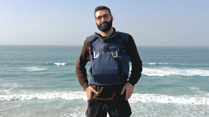 Motas Azaiza, jurnalis viral yang mendokumentasikan dampak perang di jalur Gaza.