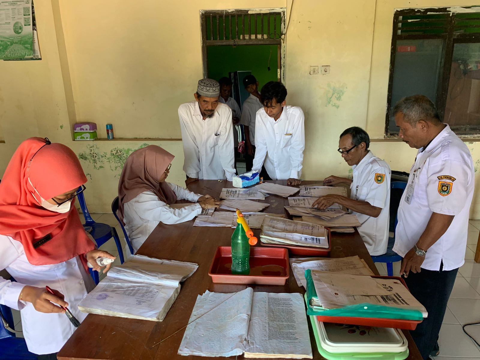 Kegiatan penyelamatan arsip yang dilakukan oleh Bidang Kearsipan, Dinpusip Purworejo