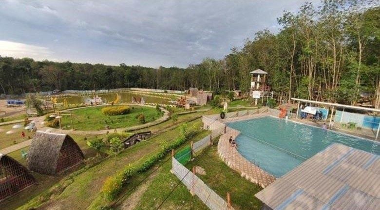 Taman Wisata Laburan di Kecamatan Tanta, Kabupaten Tabalong, Kalimantan Selatan.