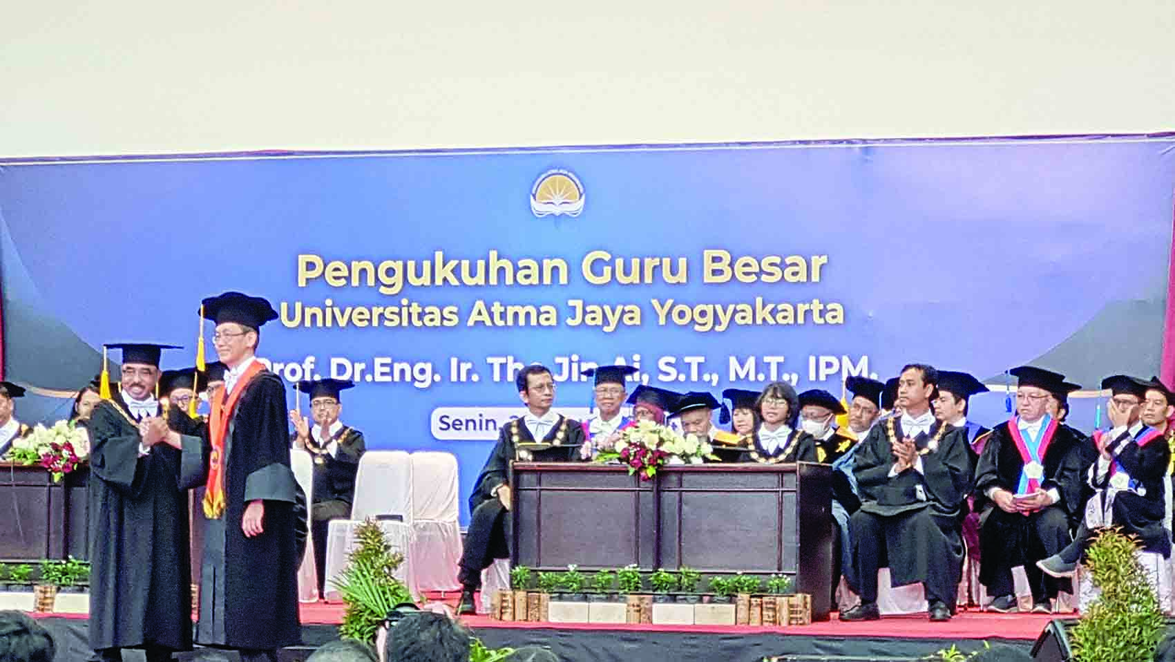 &nbsp;PRESTASI: Pengukuhan guru besar baru Universitas Atma Jaya Yogyakarta (UAJY) Prof. Dr.Eng., Ir. The Jin. AI, S.T., M.T., IPM. yang membidangi pendidikan teknik industri.